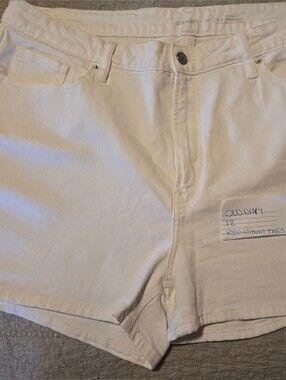 Old Navy size 18 O.G. Straight White Denim High-Rise Women’s Shorts.